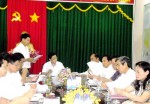 Các đại biểu tham dự cuộc họp của Ban VHXH tham gia thảo luận về các dự thảo báo cáo của Ban