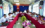 Ban Kinh tế xã hội Hội đồng nhân dân thị xã giám tình hình thu, quản lý và sử dụng các khoản thu xã hội hóa năm học 2016 -2017.