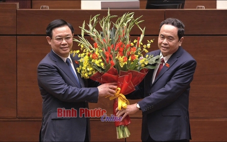 ÔNG VƯƠNG ĐÌNH HUỆ ĐƯỢC BẦU LÀM CHỦ TỊCH QUỐC HỘI KHÓA XV