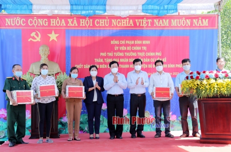 Phó thủ tướng Thường trực Chính phủ Phạm Bình Minh thăm 2 huyện biên giới Bù Đốp, Lộc Ninh