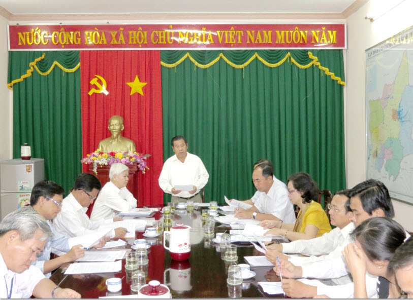 Đồng chí Nguyễn Tấn Hưng – UVTW Đảng, Bí thư Tỉnh ủy đã chủ trì họp Ban chỉ đạo lấy ý kiến nhân dân tỉnh Bình Phước về dự thảo sửa đổi Hiến pháp 1992