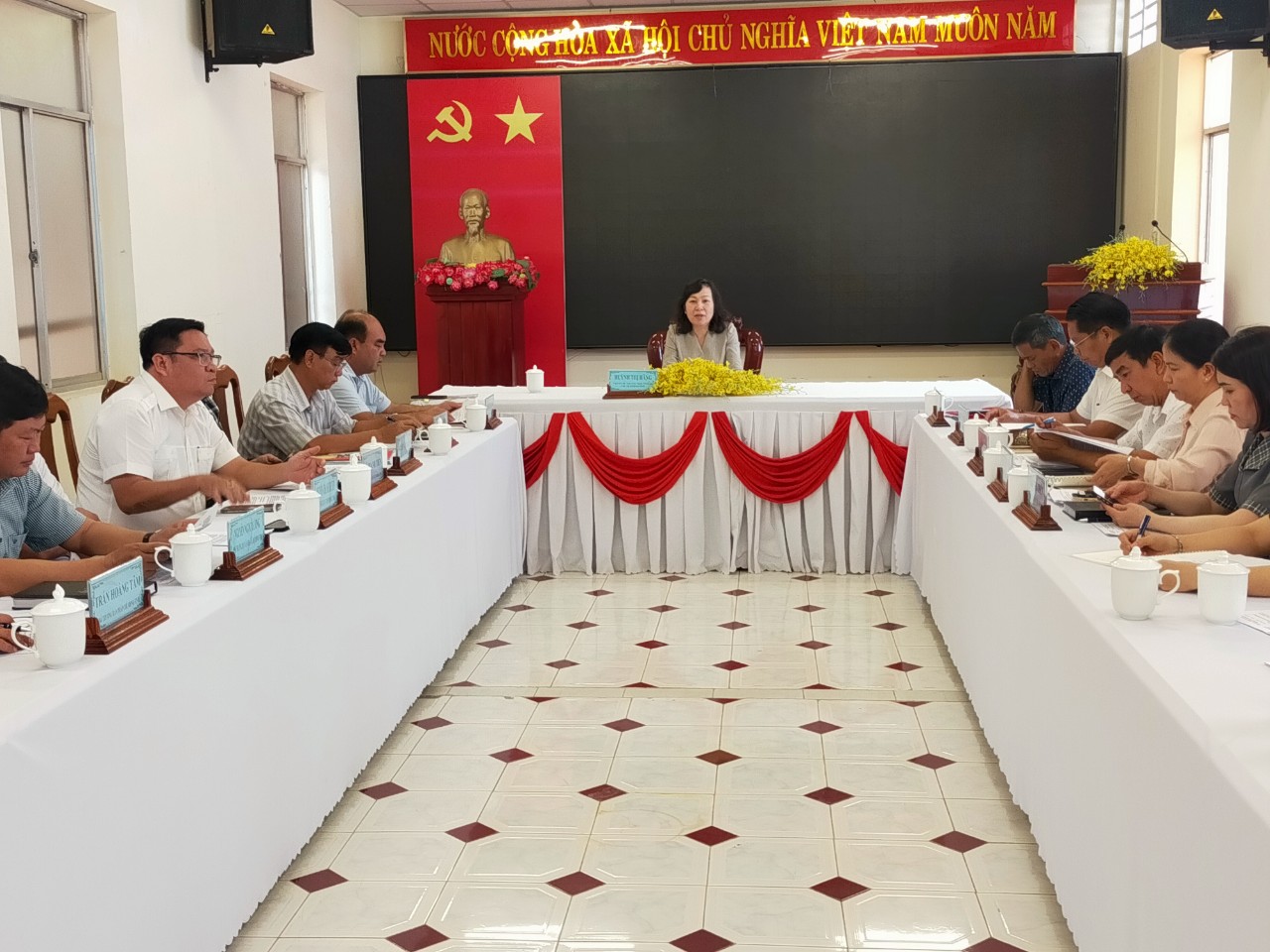 hop ttruc 1