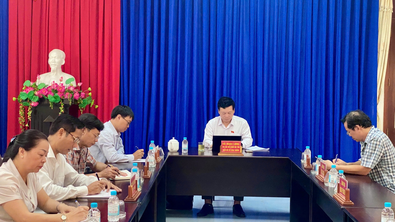 VU NGOC LONG
