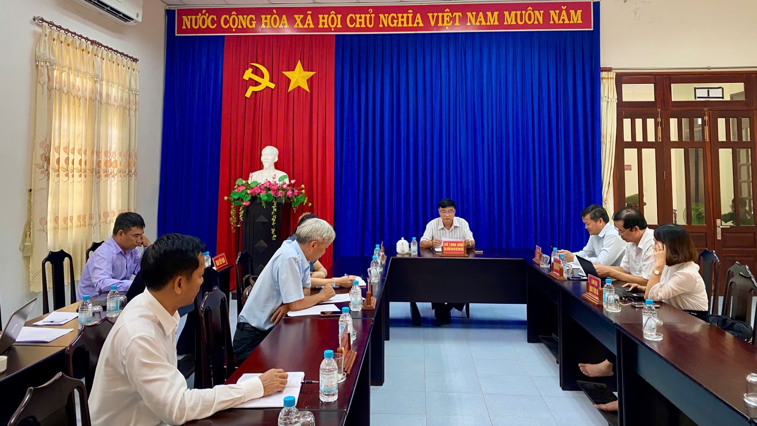 toàn cảnh